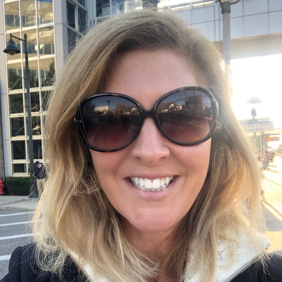 Meet your Posher, Heather - Picture 3 of 3